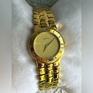 Gucci 3300.2.L gold plated 10 microns ladies watch